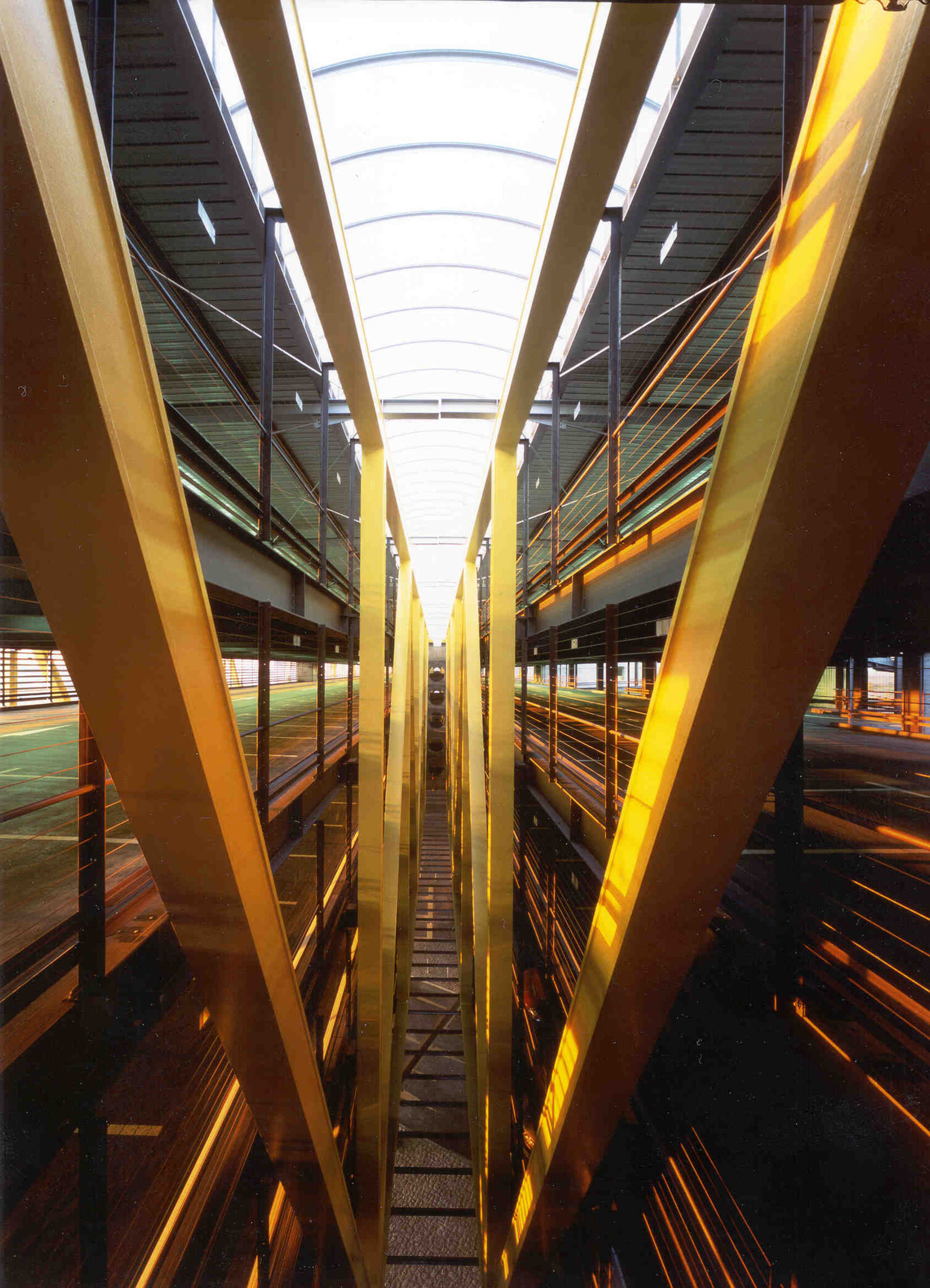 Flughafen Leipzig Parkhaus 4
