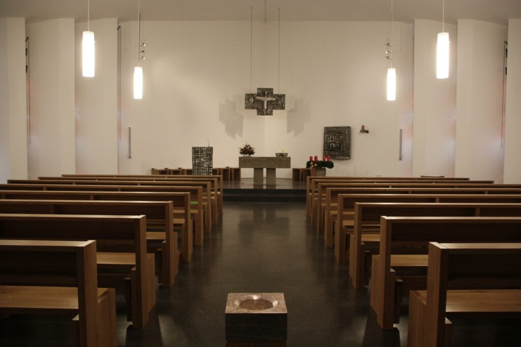 Innenrenovierung
Kirche Auferstehung Christi, 
Ludwigsburg-Neckarweihingen