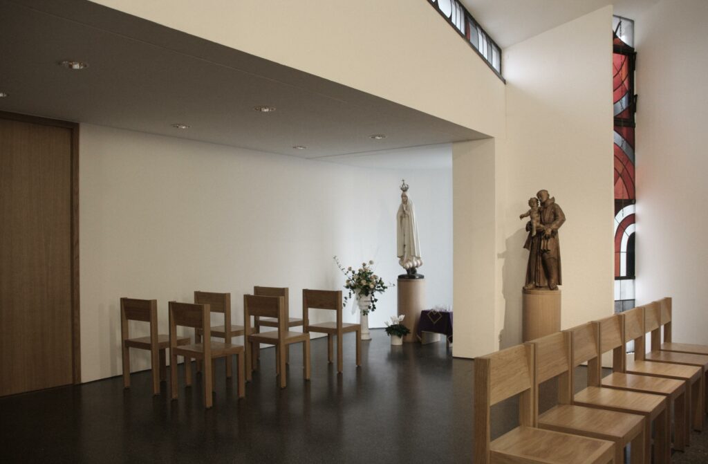 Innenrenovierung Kirche Auferstehung Christi, Ludwigsburg-Neckarweihingen